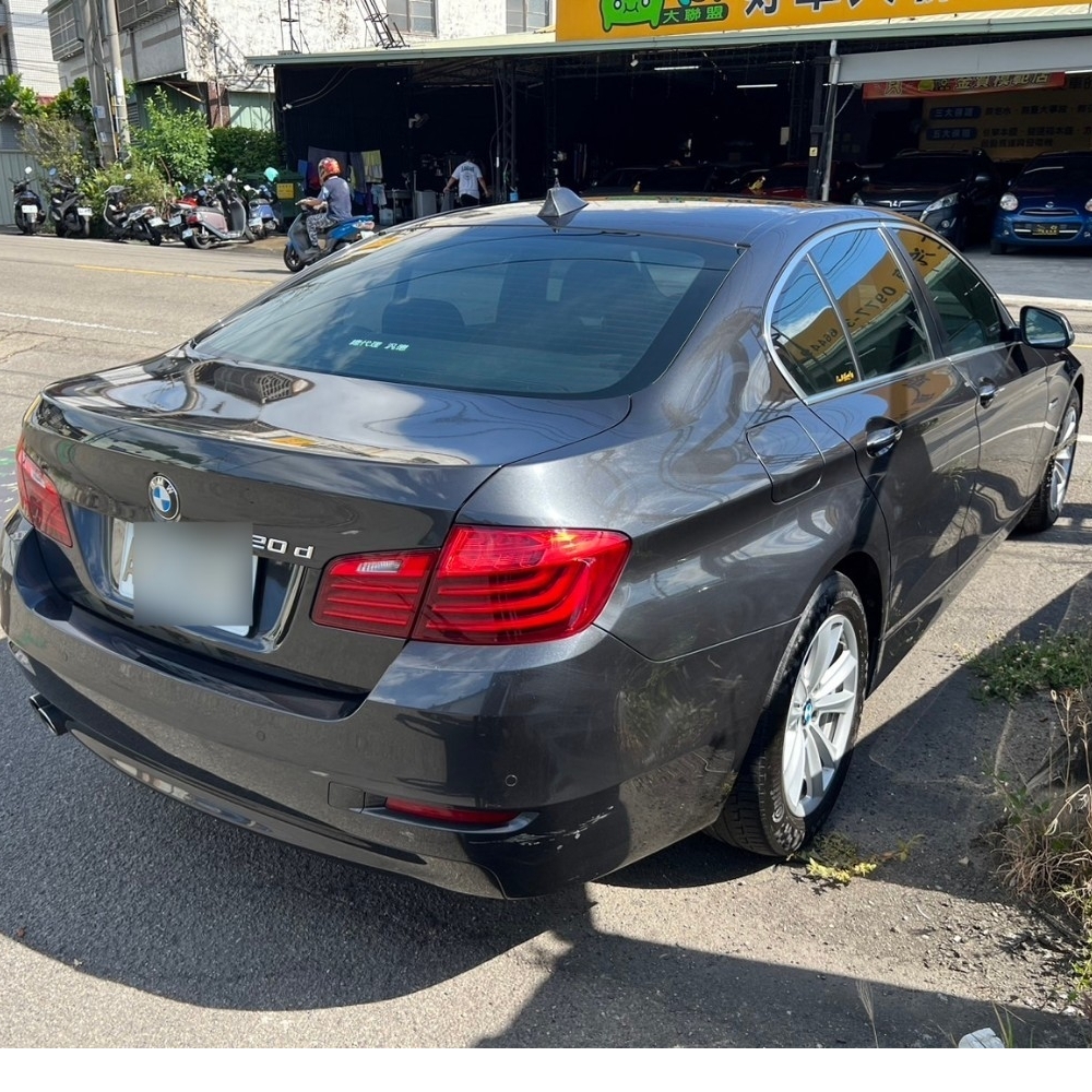 2016 BMW 520i 2.0 售32.8萬