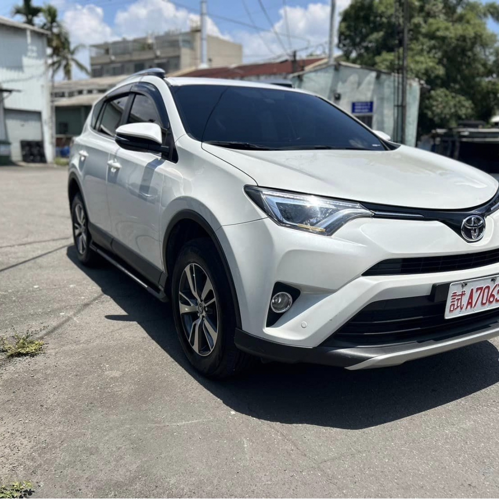 2015 TOYOTA RAV4 2.5 售31.5萬