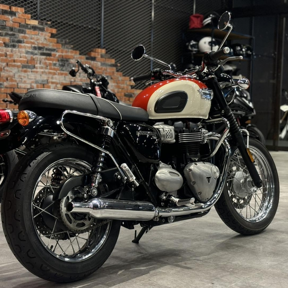 Triumph Bonneville T100 ABS 總代理