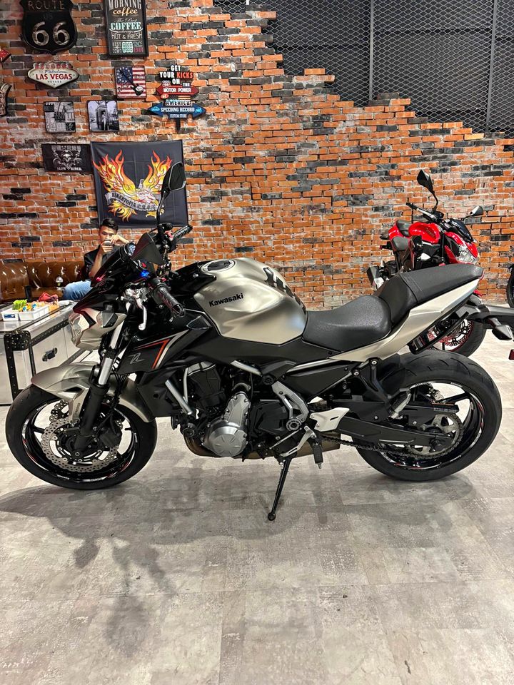 2017 Kawasaki Z650 銀灰 ABS 防甩頭 台崎總代理公司車