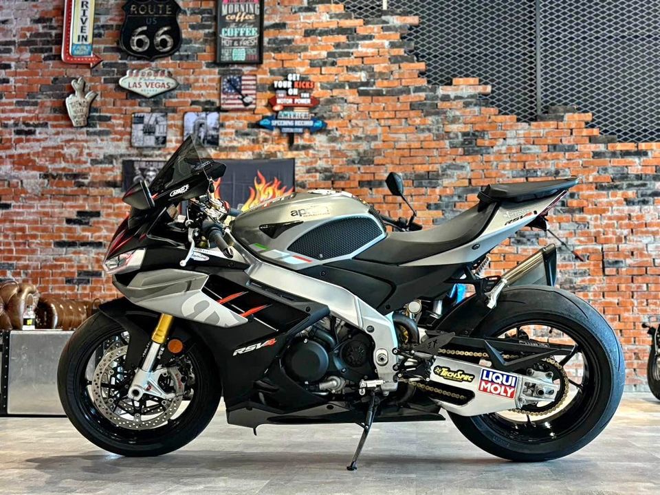 2022/23 Aprilia RSV4 STD 總代理 