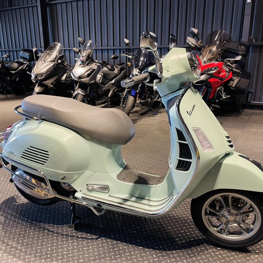 2023/23 偉士牌 Vespa GTS 300 總代理