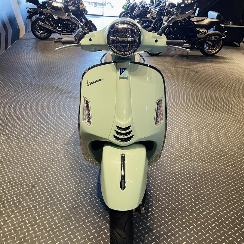 2023/23 偉士牌 Vespa GTS 300 總代理