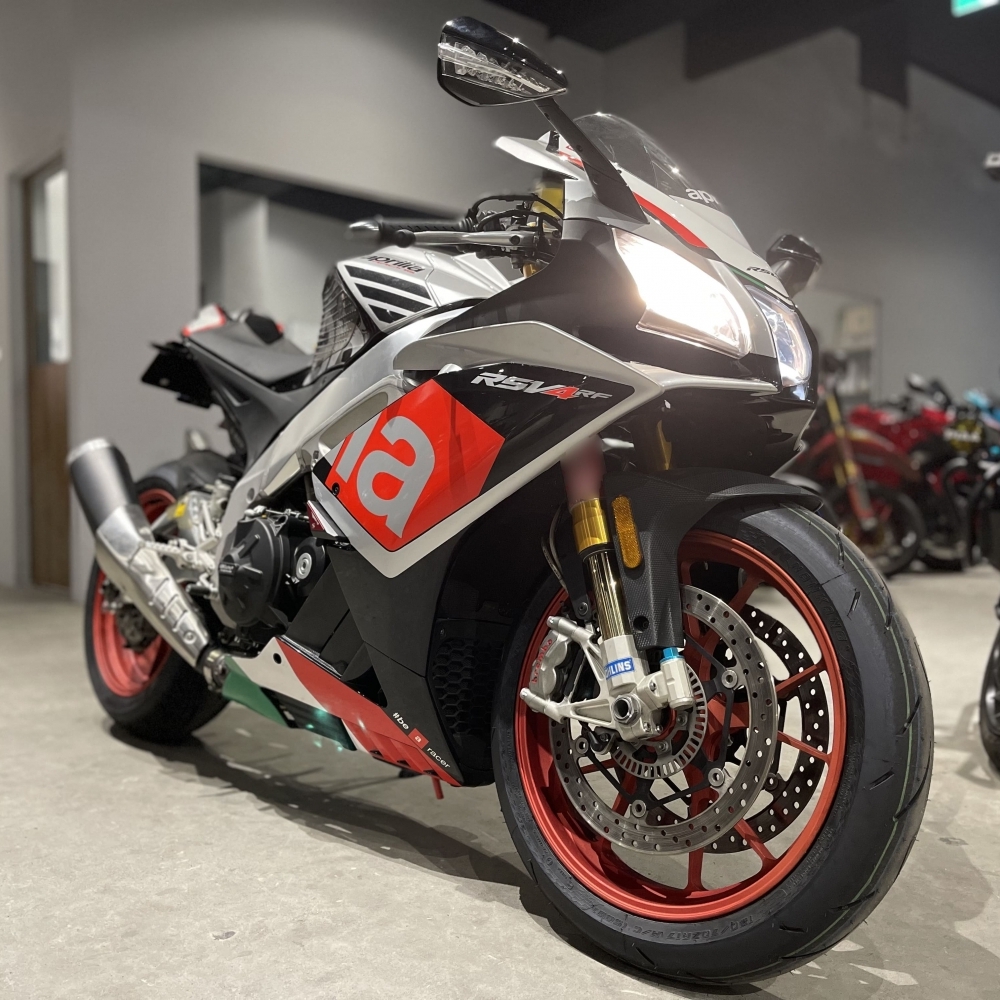 【2016 APRILIA RSV4 RF】