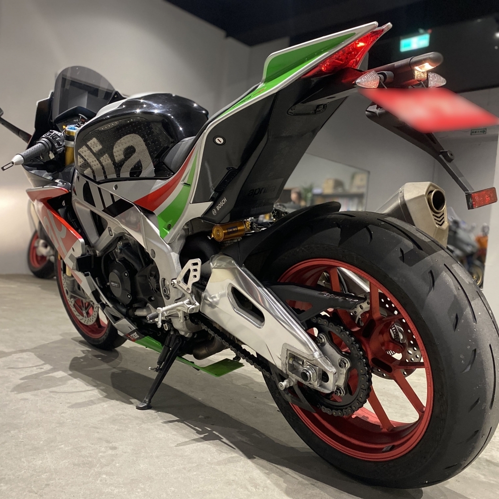 【2017 APRILIA RSV4 RF】