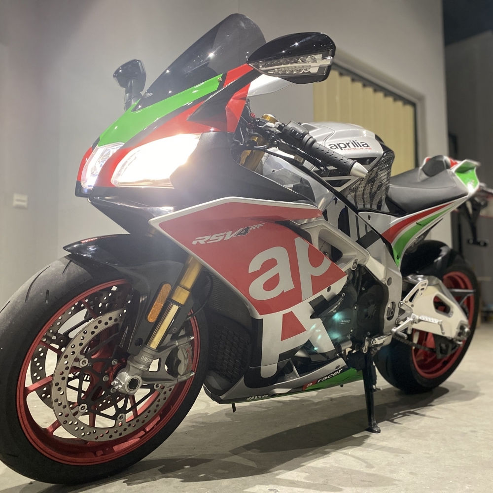 【2017 APRILIA RSV4 RF】