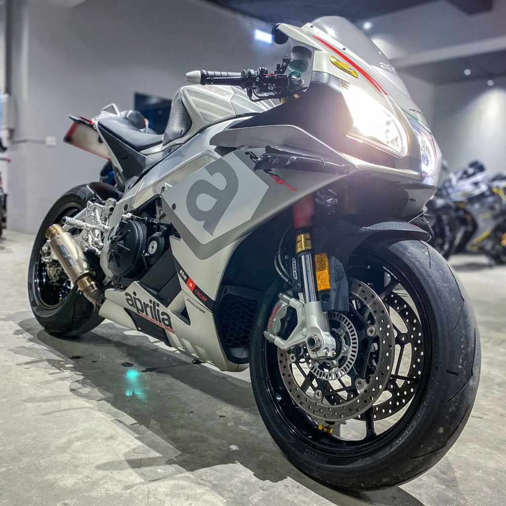 【2015 APRILIA RSV4 RR】