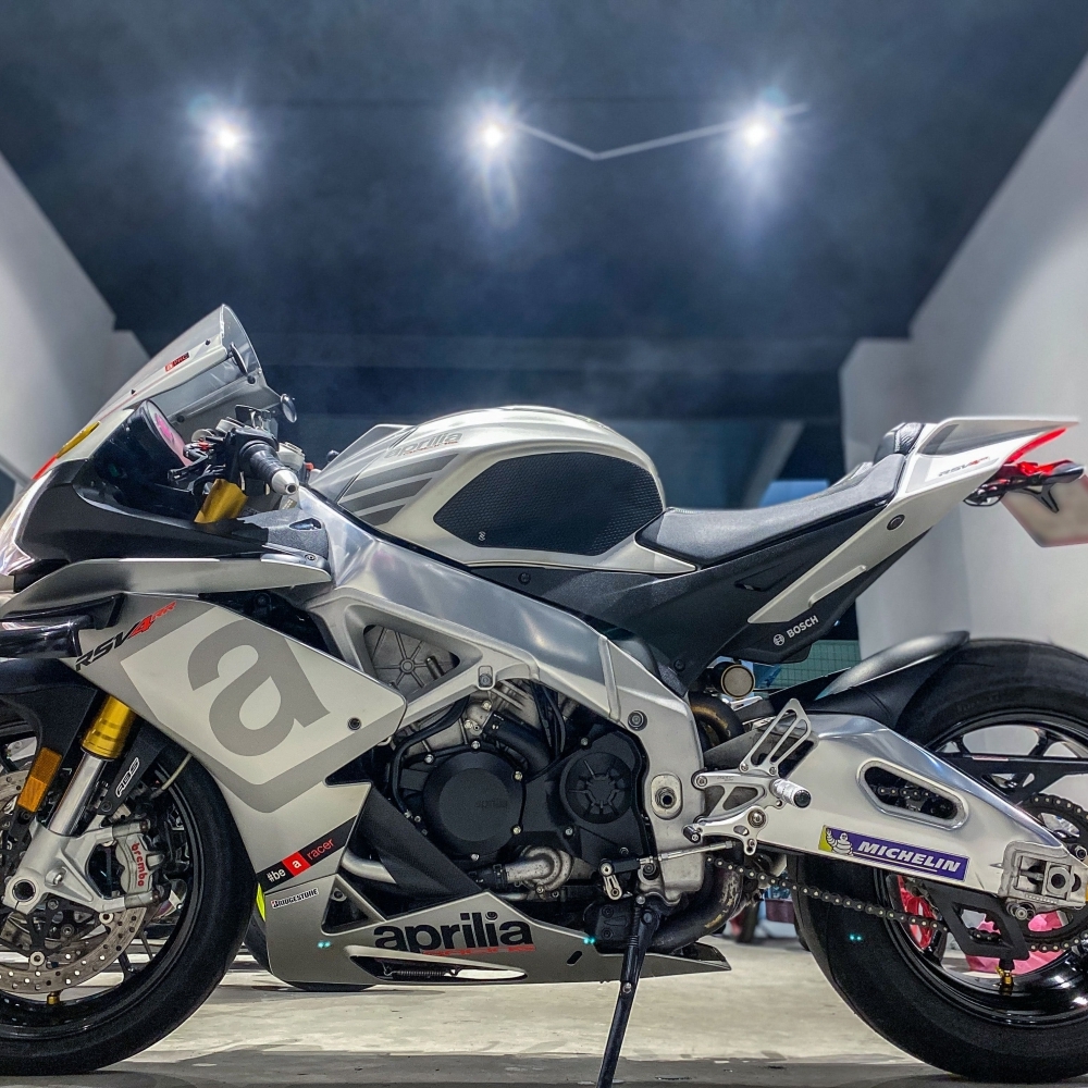 【2015 APRILIA RSV4 RR】