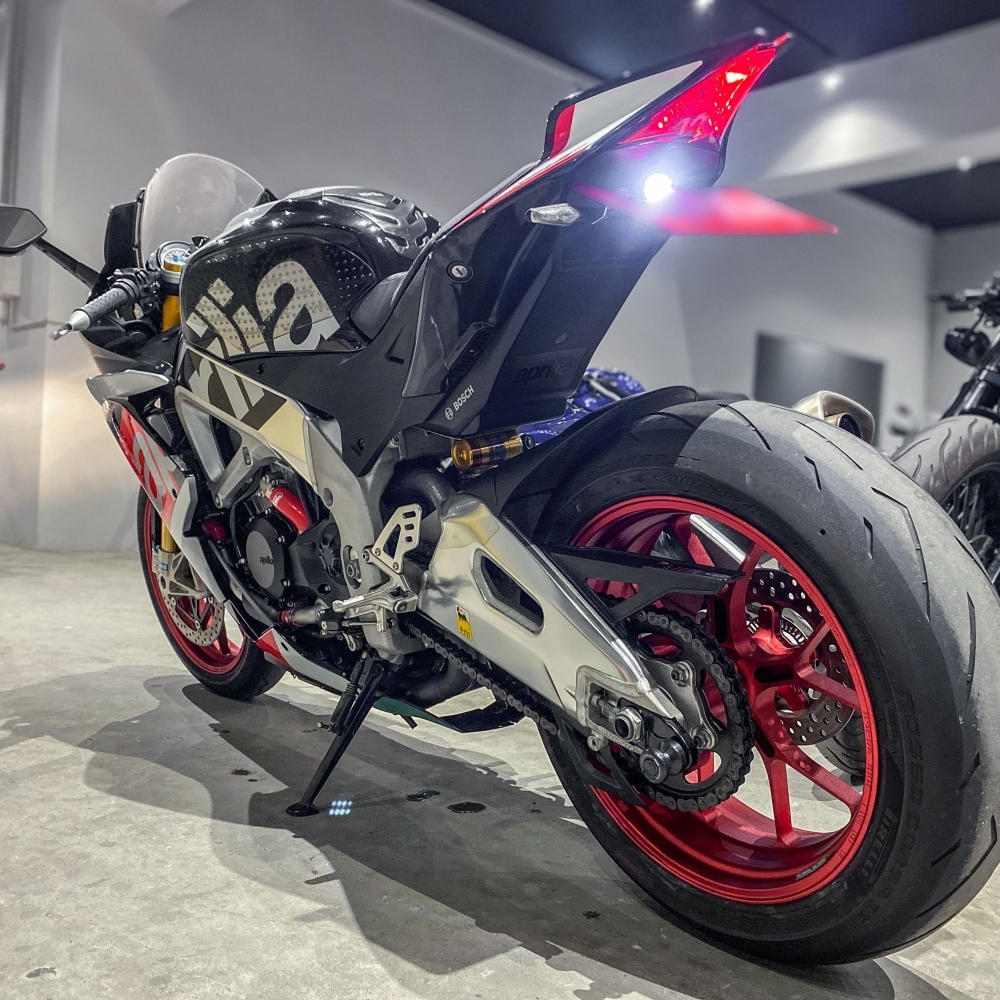 【2016 APRILIA RSV4 RF】