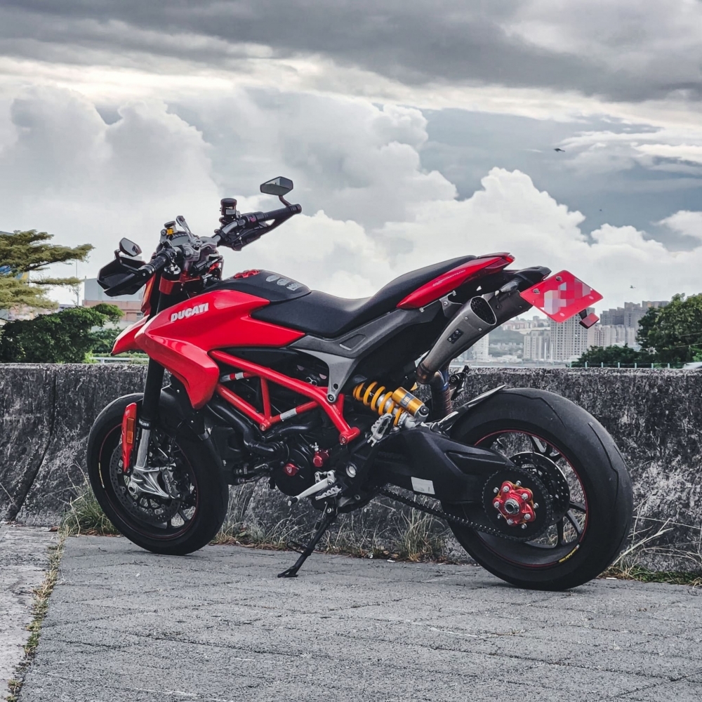 【2016 DUCATI Hypermotard939】