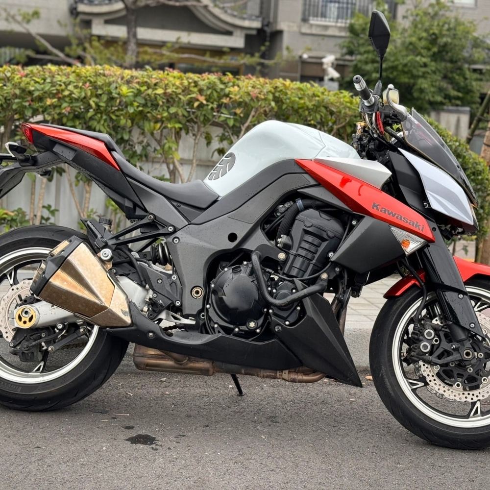 【2010 KAWASAKI Z1000】