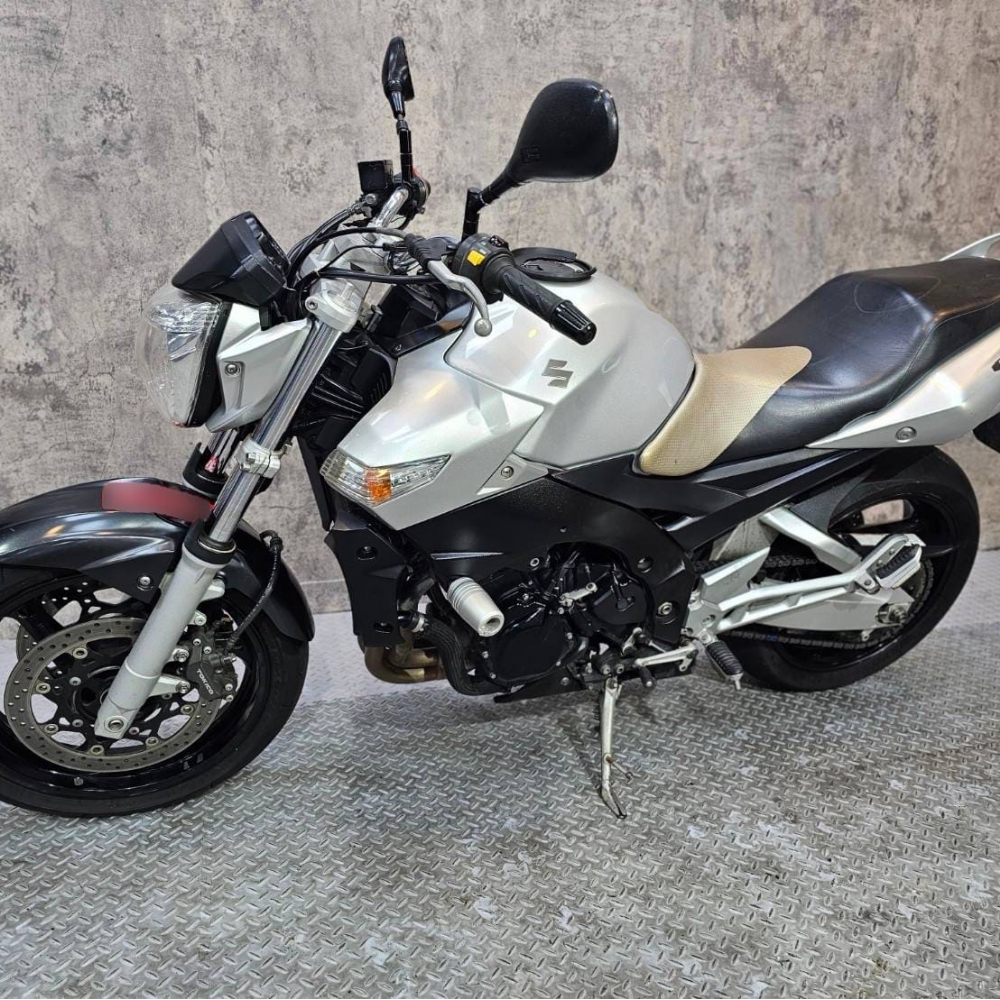 【2006 SUZUKI GSR-600】