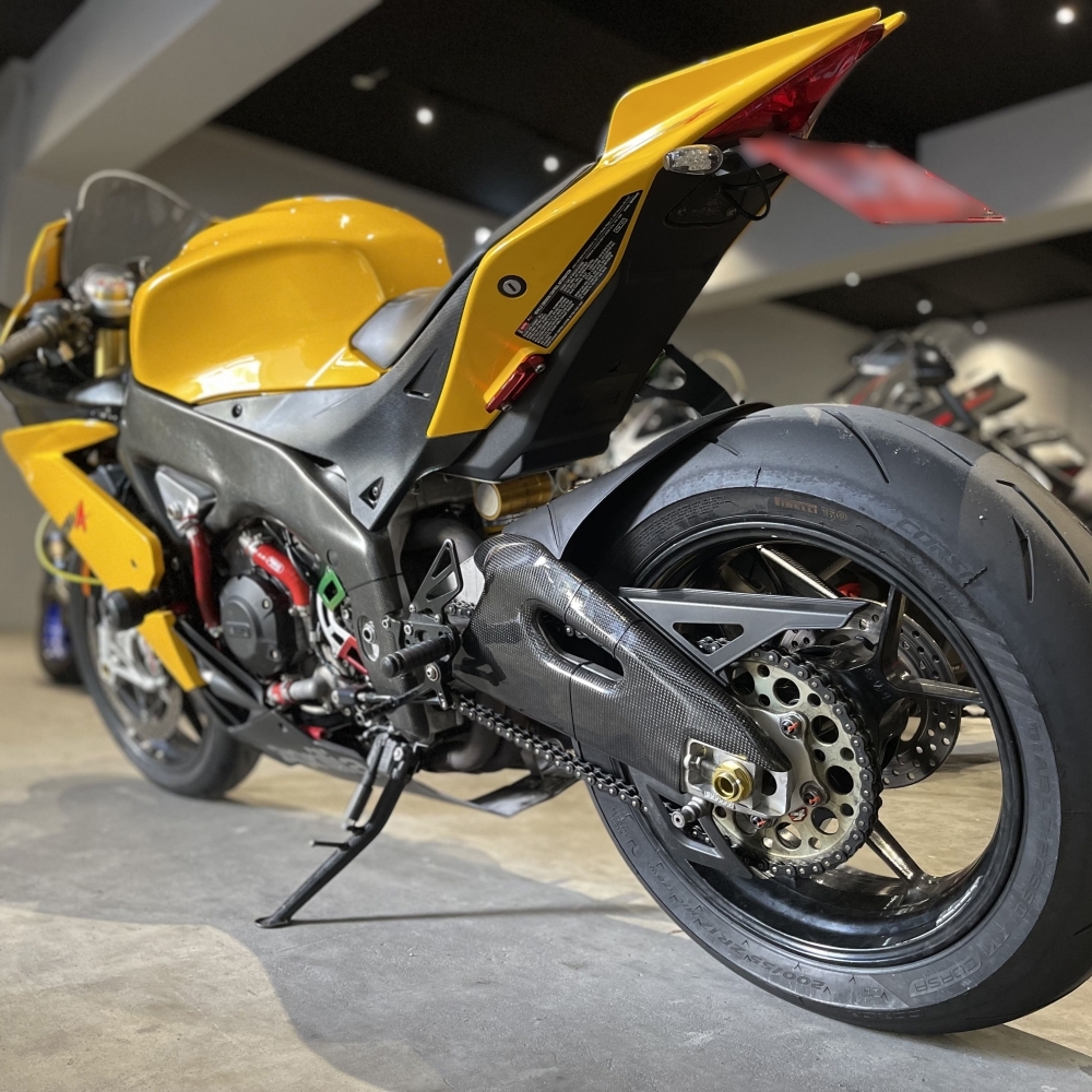 【2013 APRILIA RSV4】