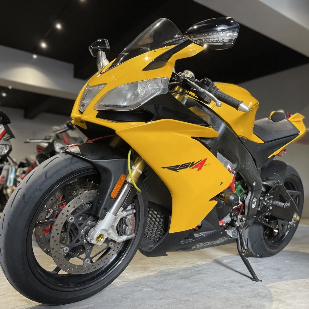 【2013 APRILIA RSV4】