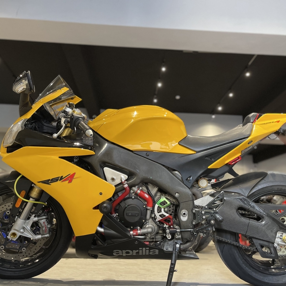 【2013 APRILIA RSV4】