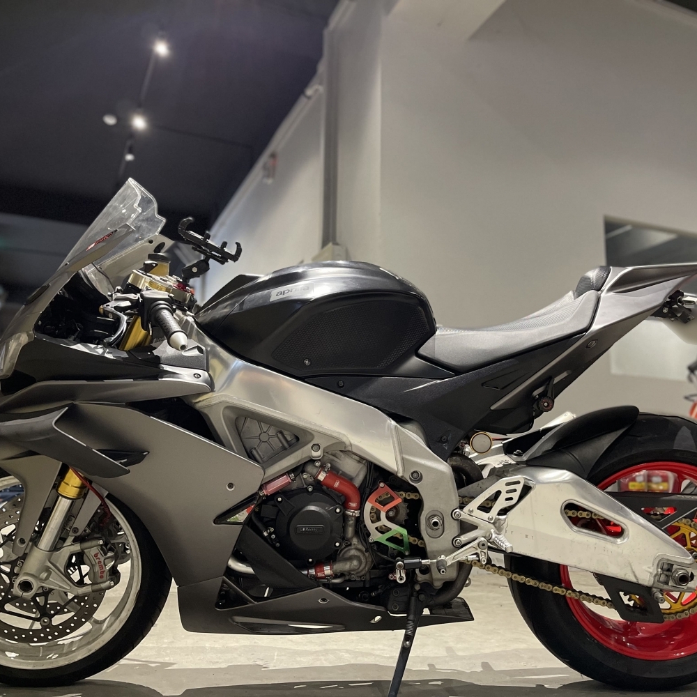 【2013 APRILIA RSV4】