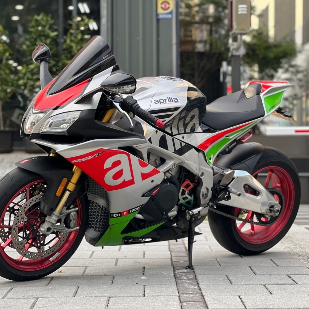 【2017 APRILIA RSV4 RF】