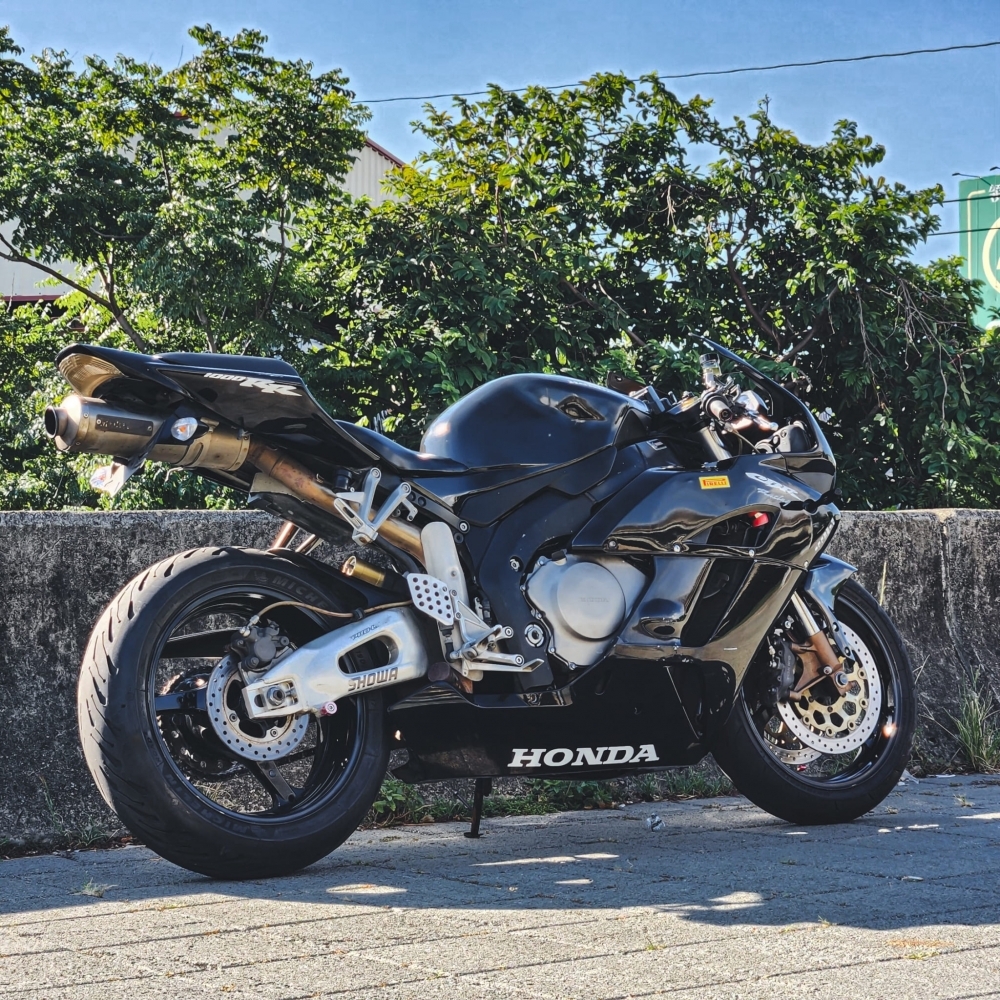 【2005 HONDA CBR1000RR】