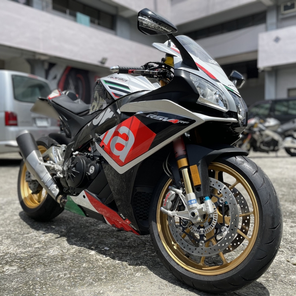 【2016 APRILIA RSV4】