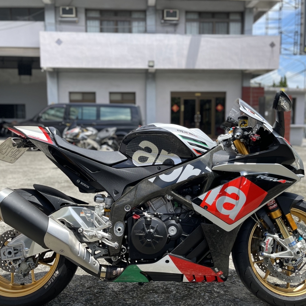 【2016 APRILIA RSV4】