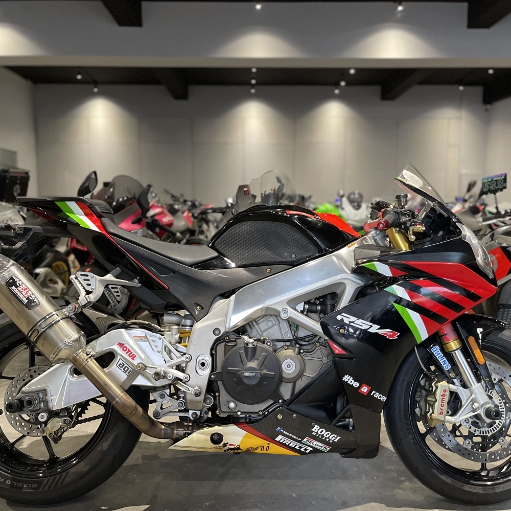 【2009 APRILIA RSV4FACTORY】