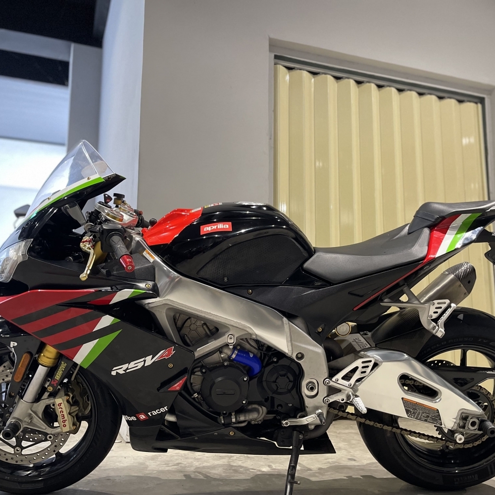 【2009 APRILIA RSV4FACTORY】