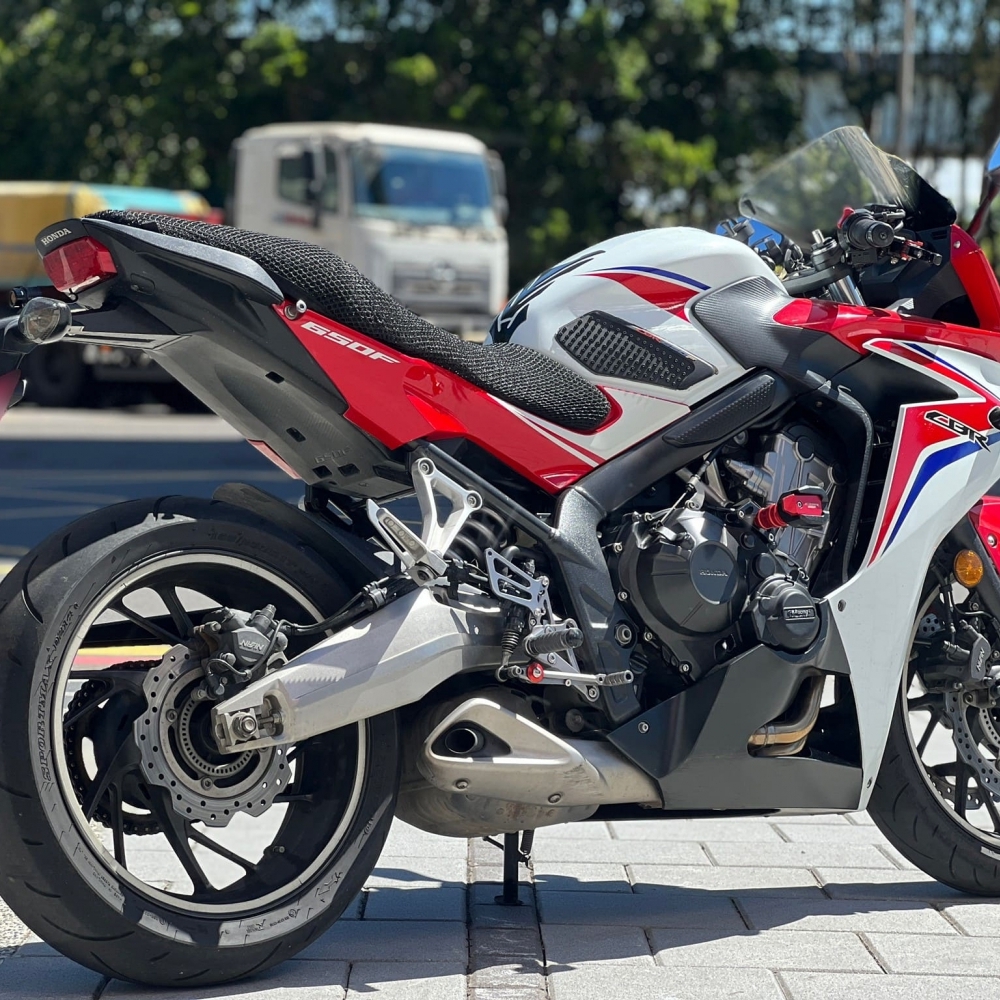 【2015 HONDA CBR650F】