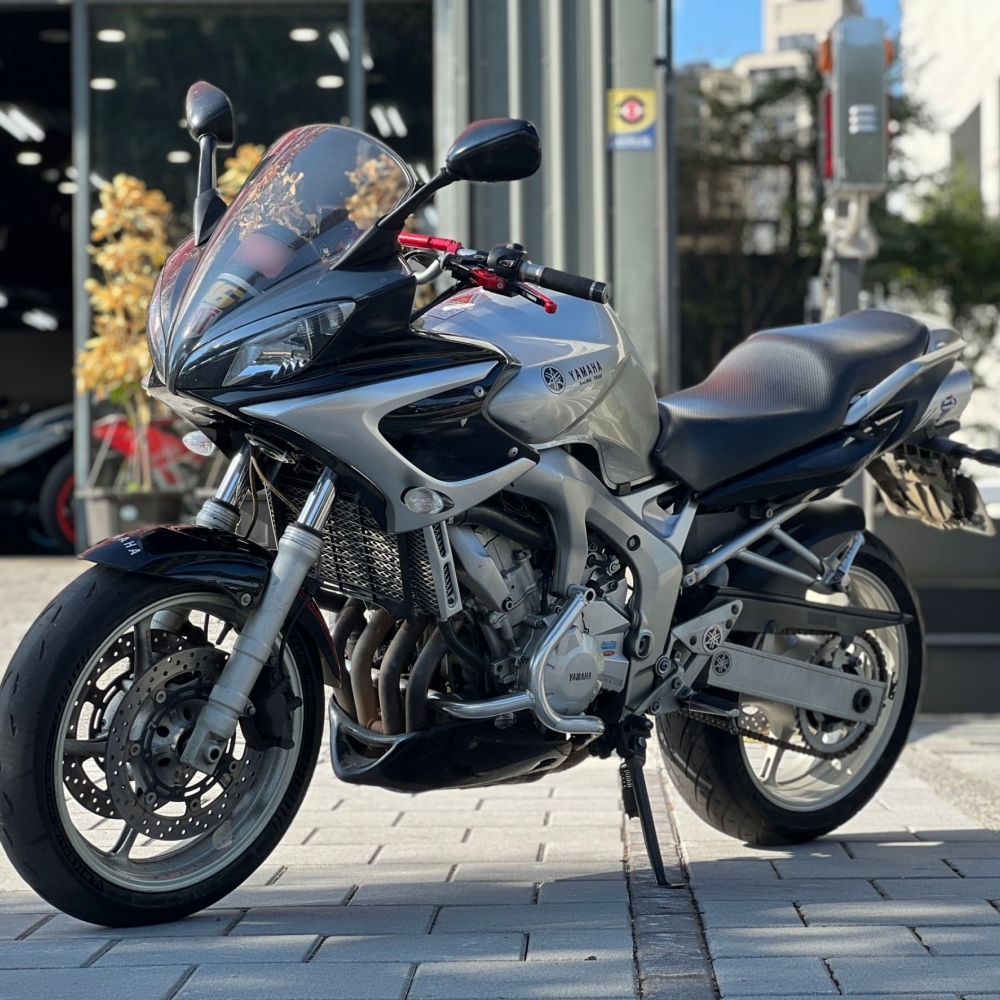 【2004 YAMAHA FZ6】