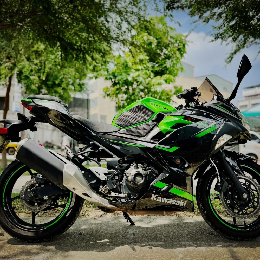 【2019 KAWASAKI NINJA400】