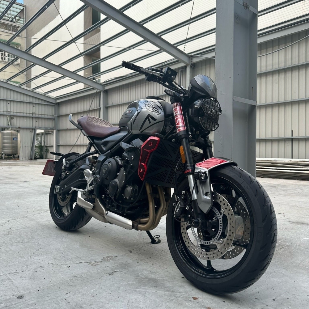 【2021 TRIUMPH TRIDENT660】