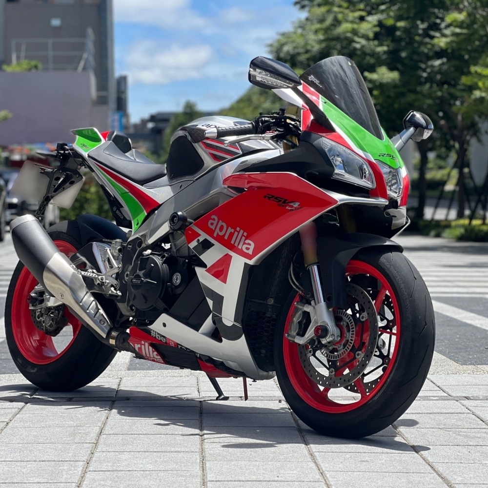 【2016 APRILIA RSV4 RR】