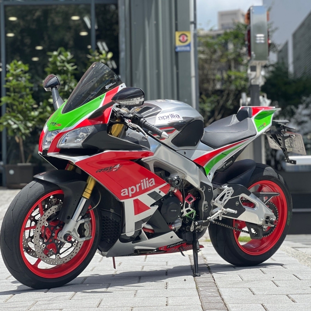 【2016 APRILIA RSV4 RR】