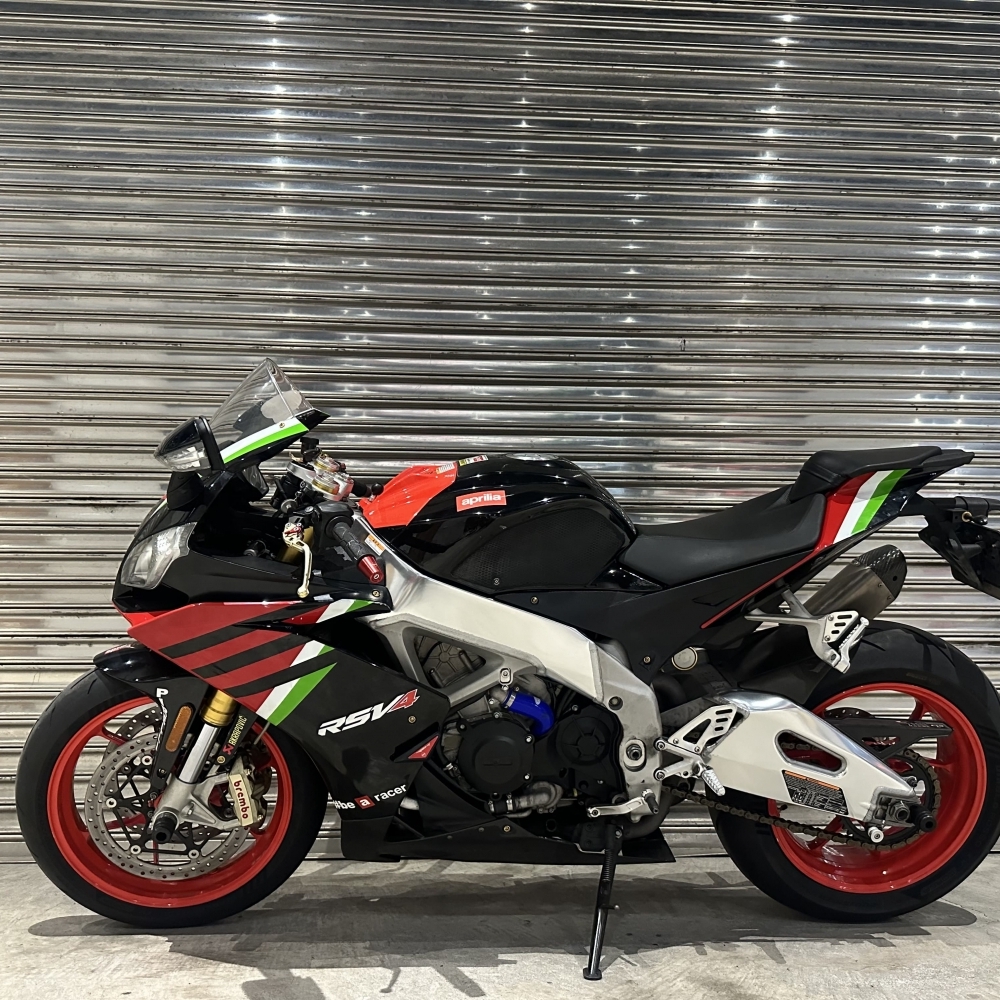 【2009 APRILIA RSV4FACTORY】