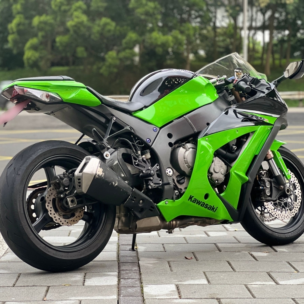 【2011 KAWASAKI ZX-10R】