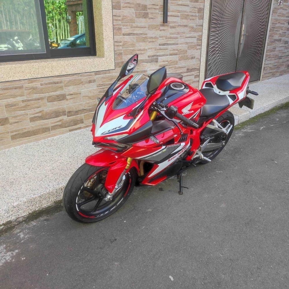 【2019 HONDA CBR250RR】