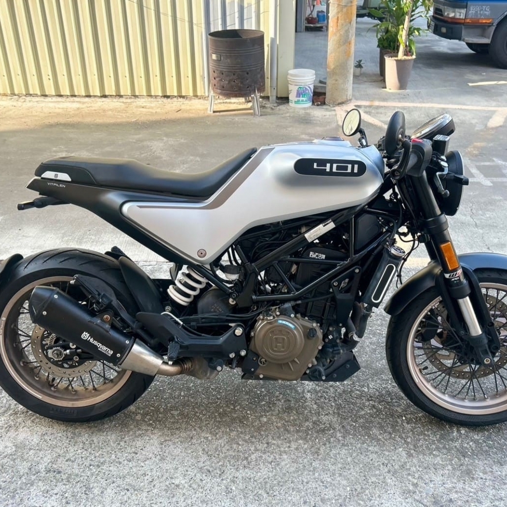 【2021 HUSQVARNA SVARTPILEN 401】