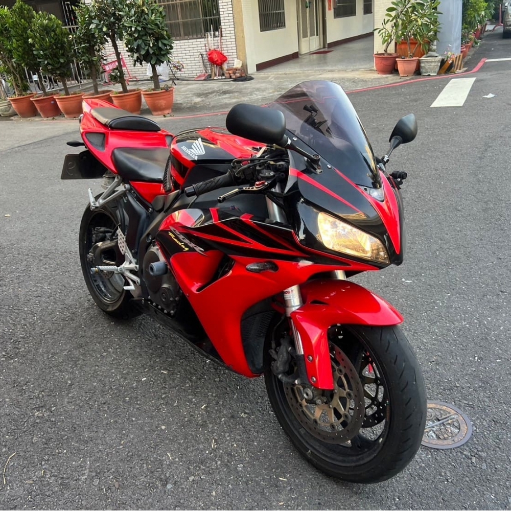 【2006 HONDA CBR1000RR】