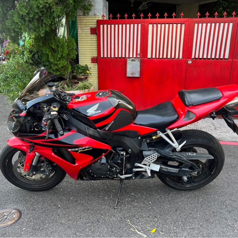 【2006 HONDA CBR1000RR】