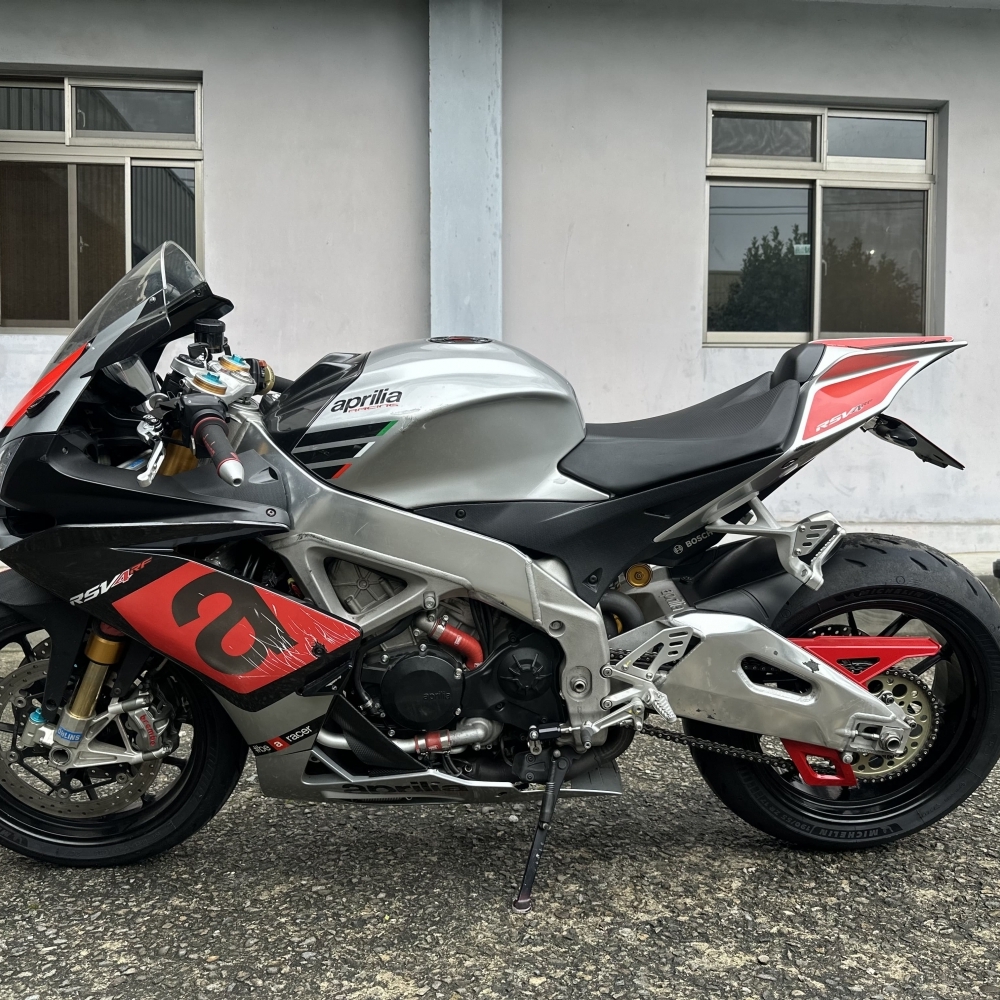 【2016 APRILIA RSV4】