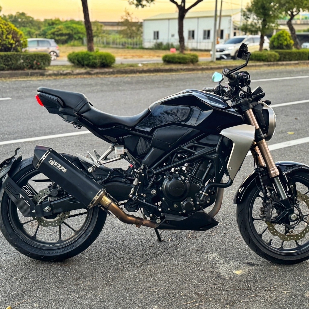 【2019 HONDA CB300R】