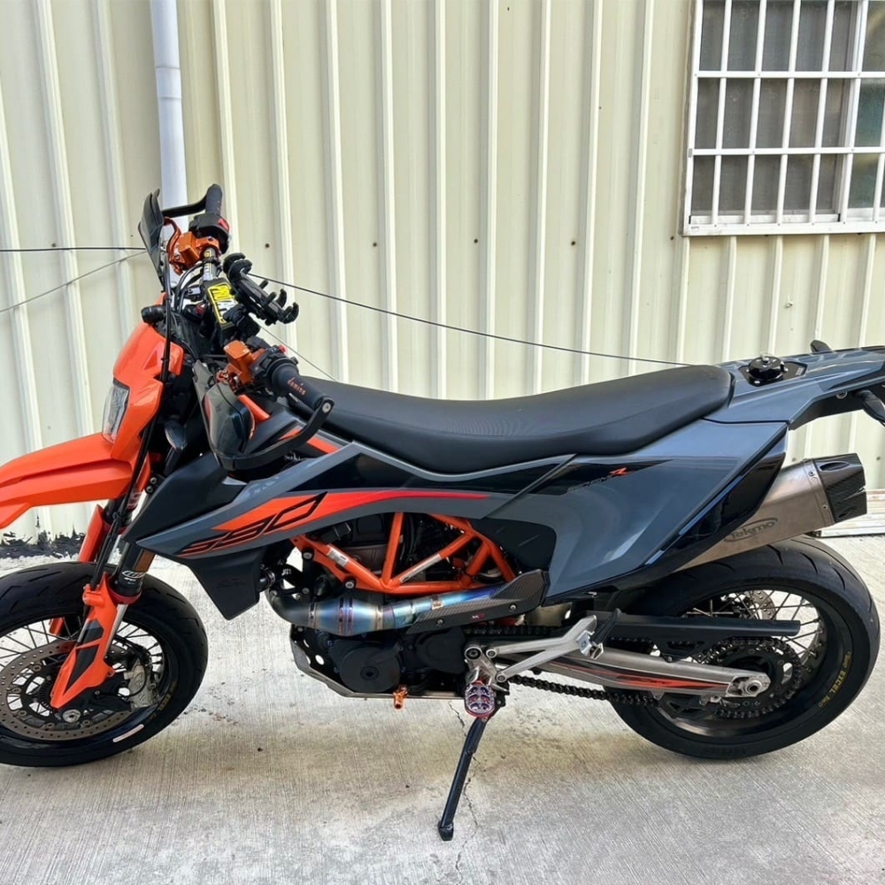 【2021 KTM 690SMC R】