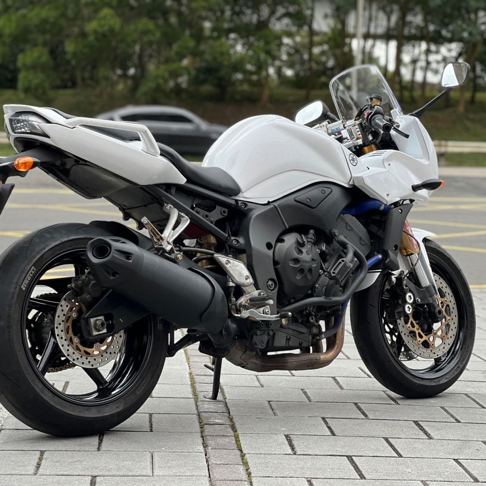 【2006 YAMAHA FZ1S】