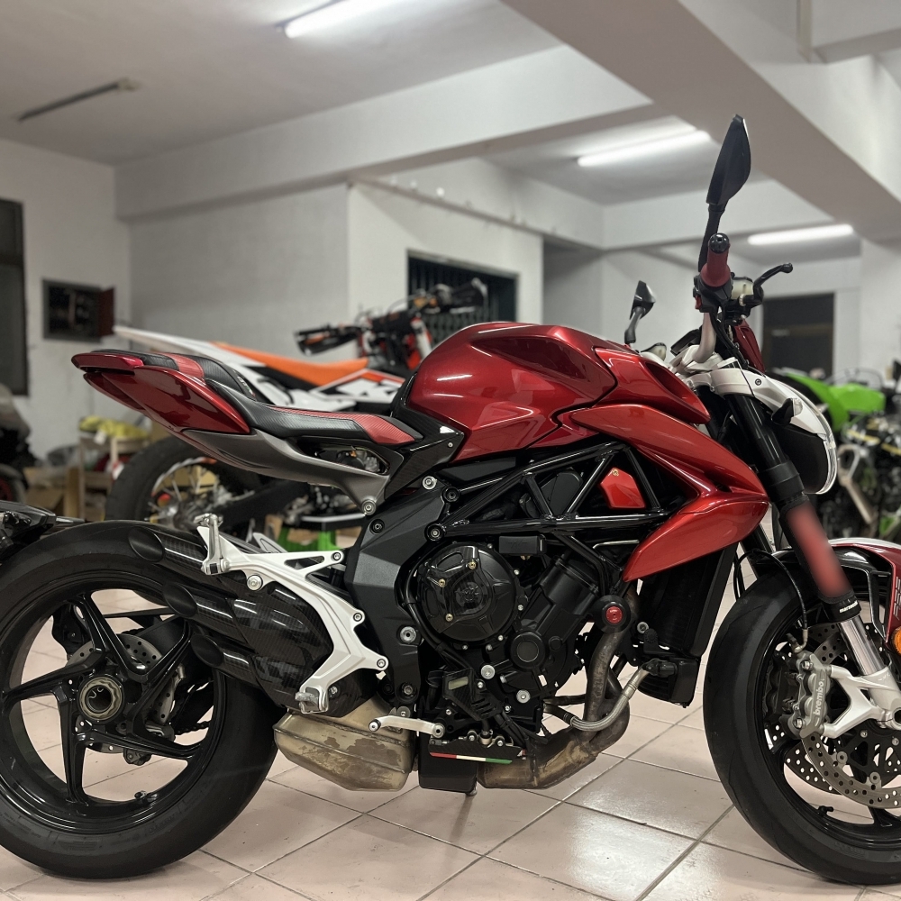 【2019 MV AGUSTA BRUTALE 800】