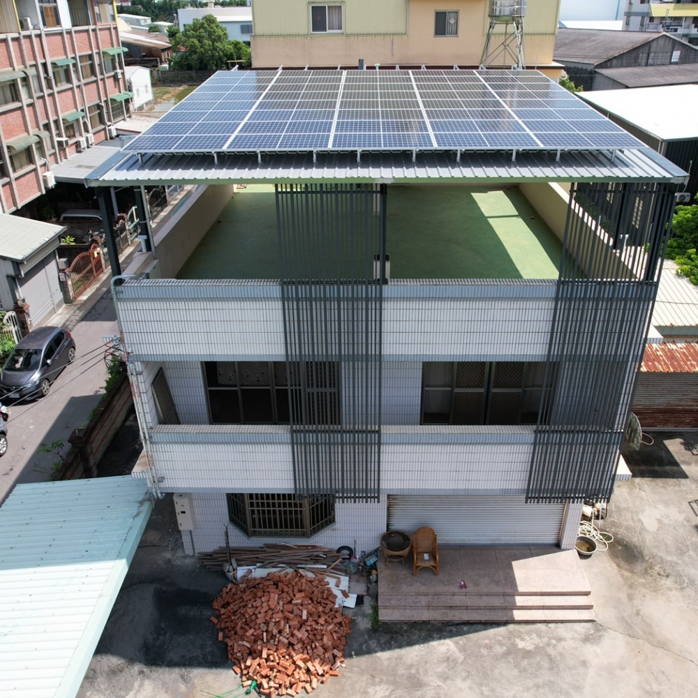 台中市_大雅吳宅 18.5kWp <BR/>架高型太陽能板安裝