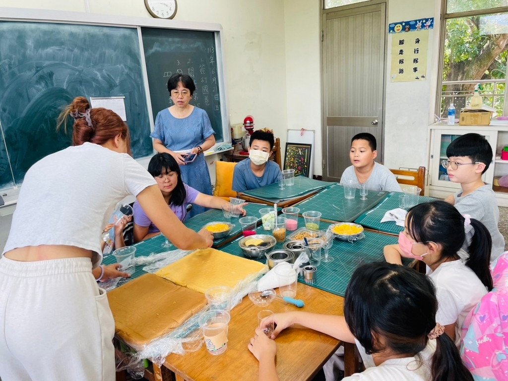 偏鄉小學之繽紛杯子蛋糕