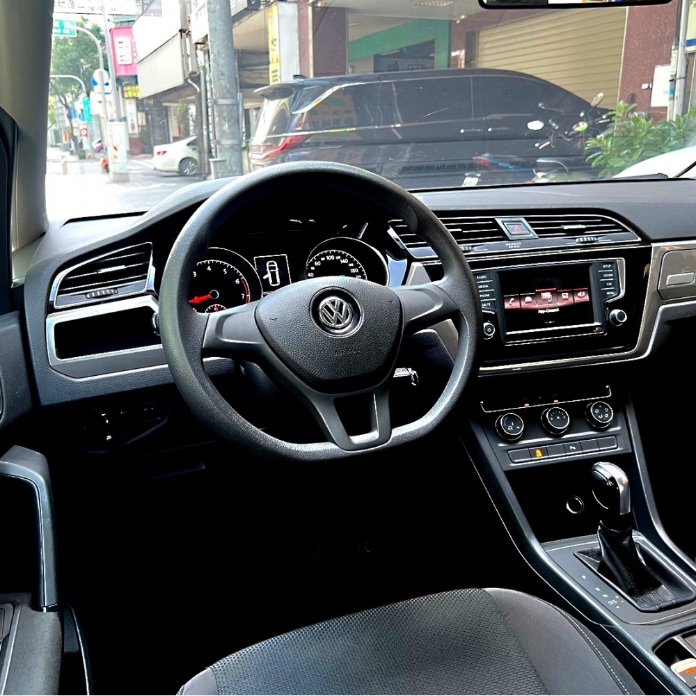 2015 Volkswagen Touran 1.4 TSI/Volkswagen中古車